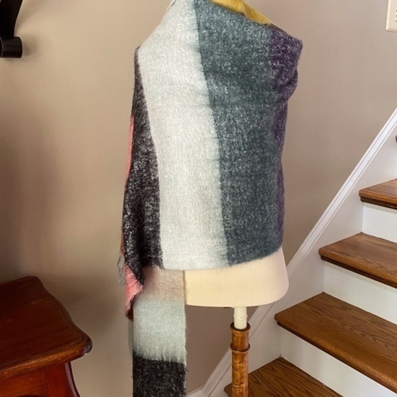 Anthropologie Oversized Blanket Scarf Wrap - Picture 4 of 11